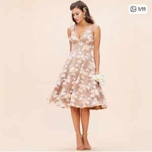 Dress The Population Elisa Floral
Appliqué Dress large